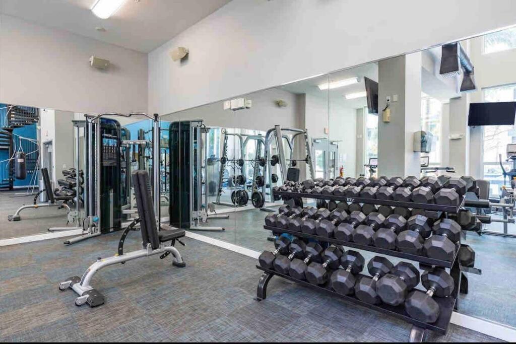 Luxury Apt 3 Mins To Dt Tampa -Pool-Gym-Balcony ภายนอก รูปภาพ