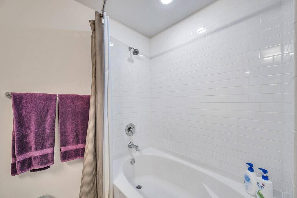Luxury Apt 3 Mins To Dt Tampa -Pool-Gym-Balcony ภายนอก รูปภาพ