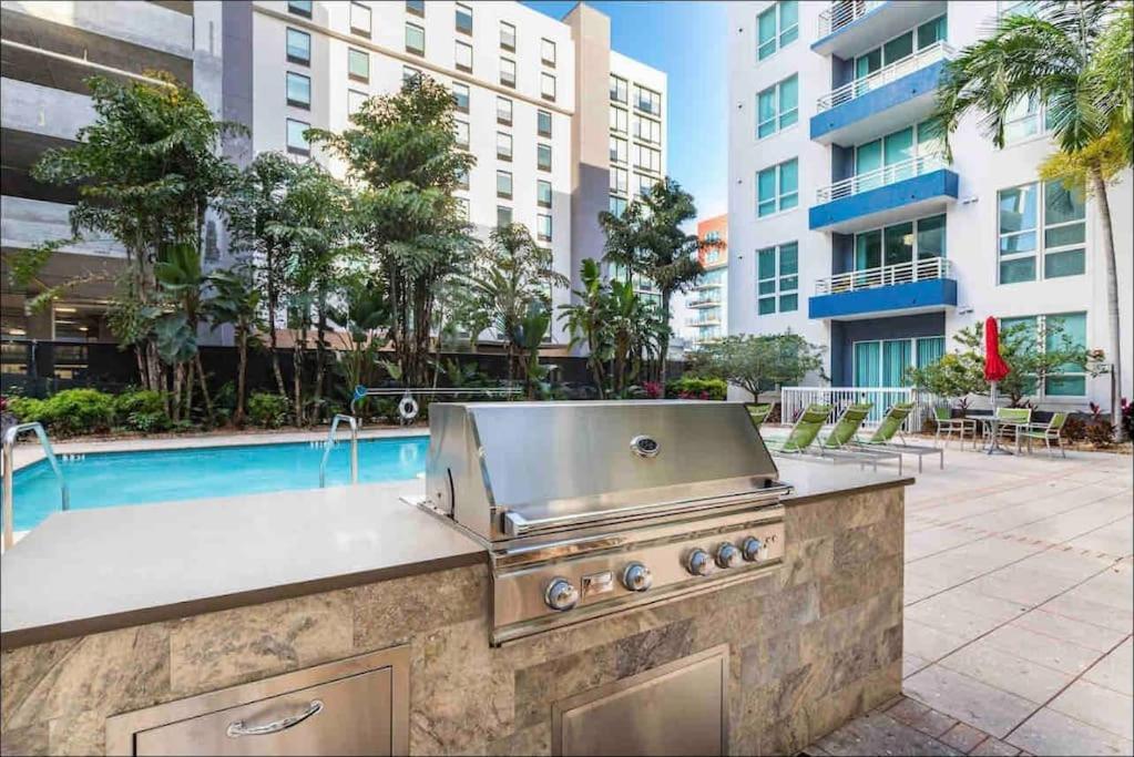 Luxury Apt 3 Mins To Dt Tampa -Pool-Gym-Balcony ภายนอก รูปภาพ