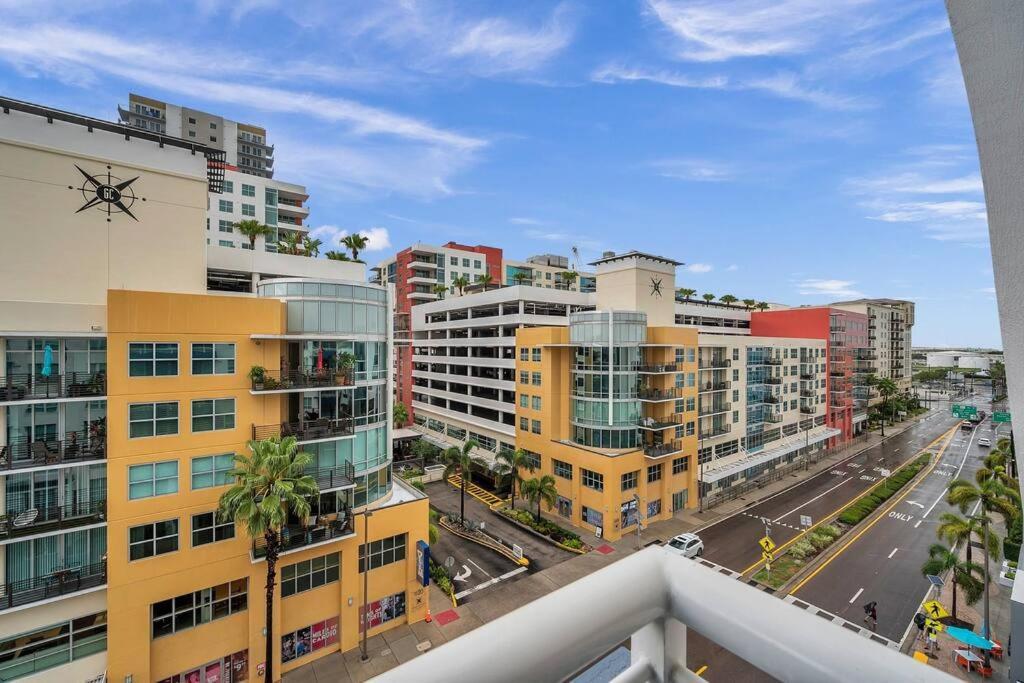 Luxury Apt 3 Mins To Dt Tampa -Pool-Gym-Balcony ภายนอก รูปภาพ