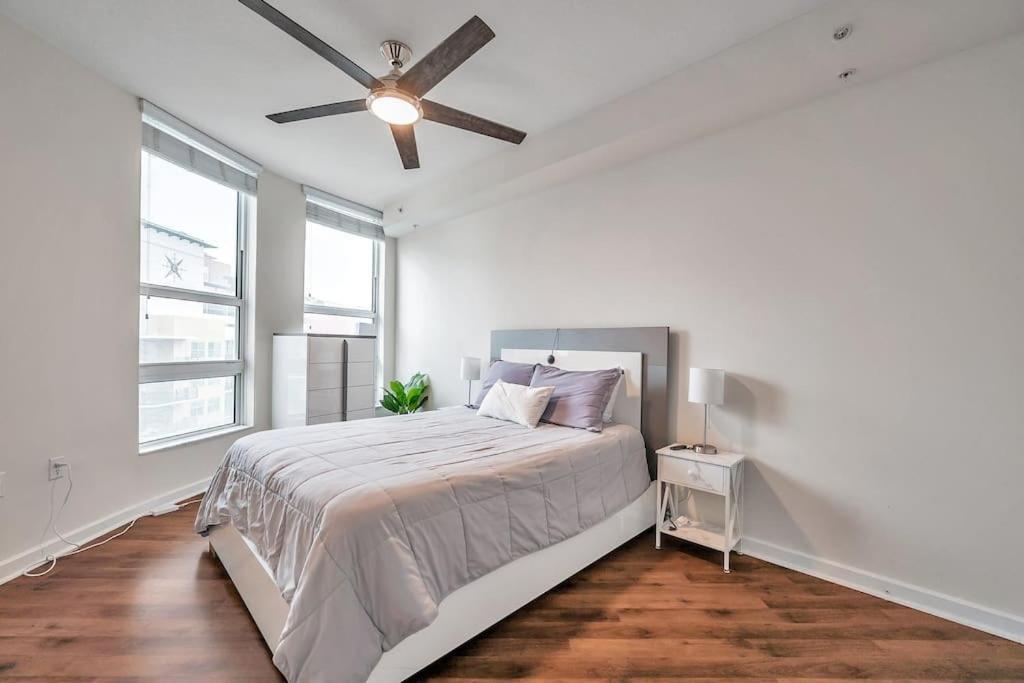 Luxury Apt 3 Mins To Dt Tampa -Pool-Gym-Balcony ภายนอก รูปภาพ