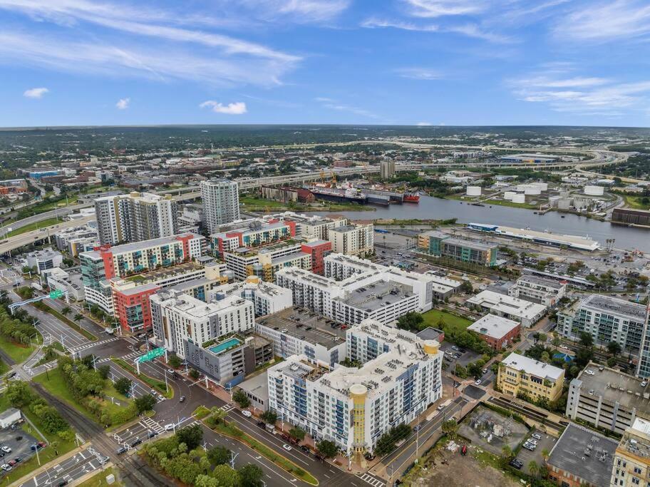 Luxury Apt 3 Mins To Dt Tampa -Pool-Gym-Balcony ภายนอก รูปภาพ