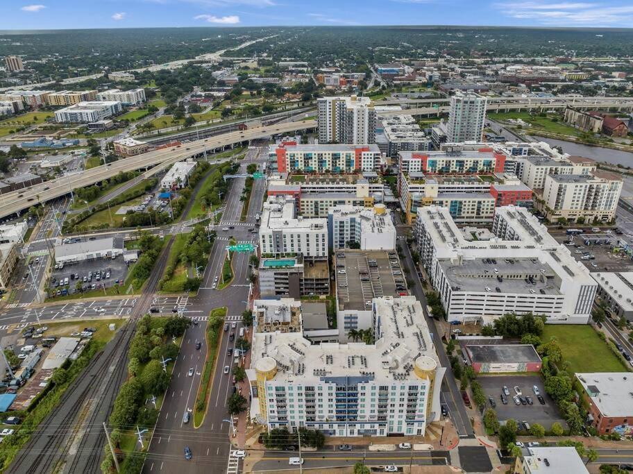 Luxury Apt 3 Mins To Dt Tampa -Pool-Gym-Balcony ภายนอก รูปภาพ